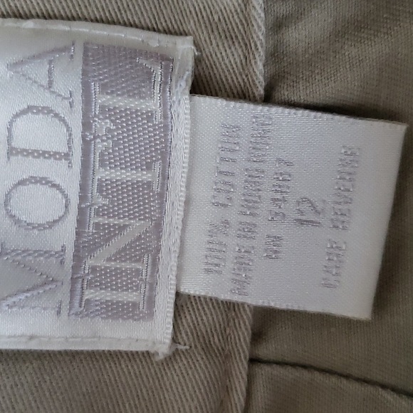 MIDI Tan Moda International skirt with high slit, size 12, runs small. Like new - Picture 8 of 8